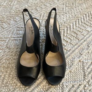 Life Stride Soft System Heels Size 9W